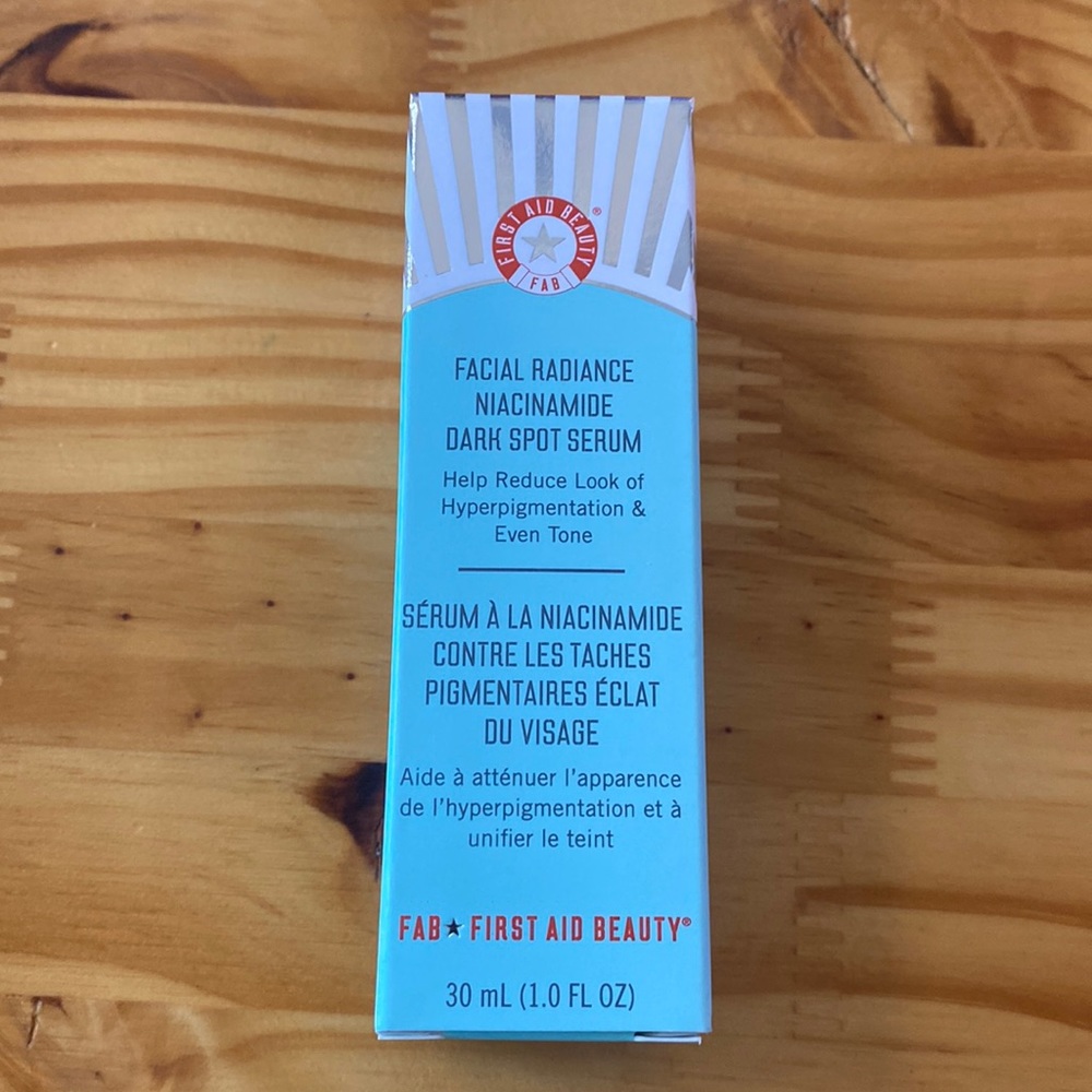 First Aid Beauty Facial Radiance Niacinamide Dark Spot Serum